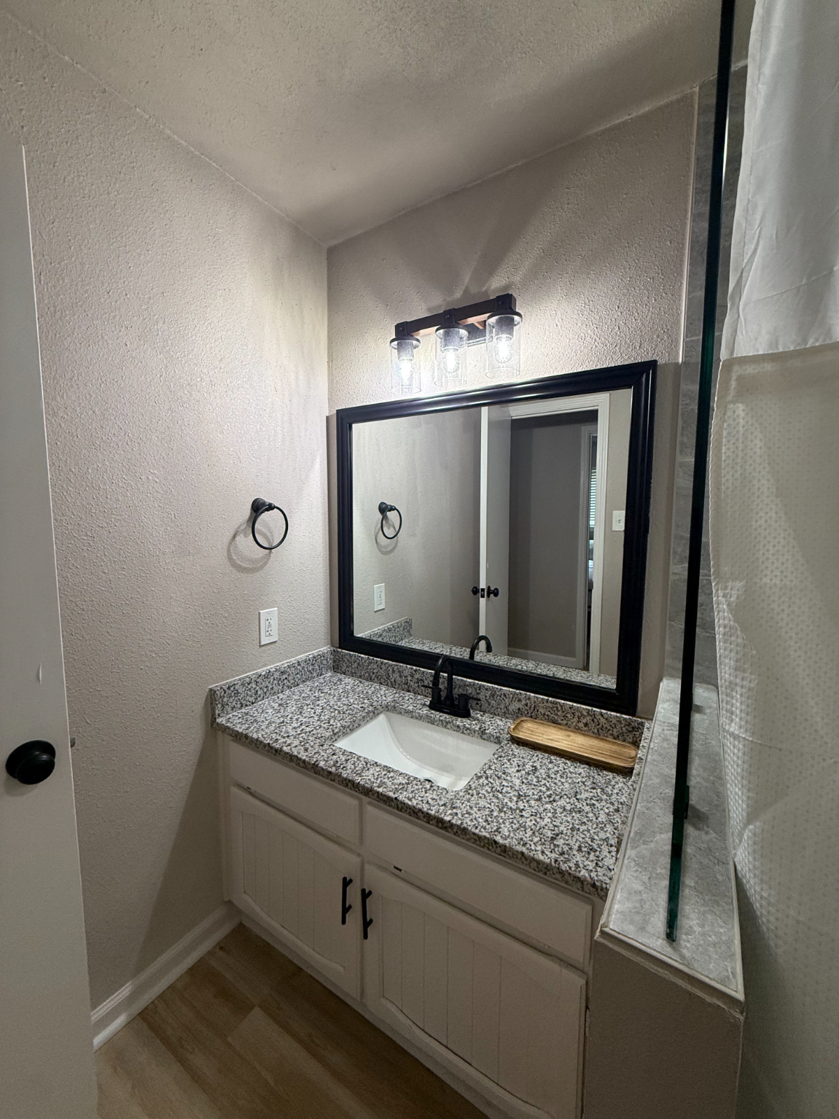 Modern Family Retreat | Pets Welcome - Photo 8