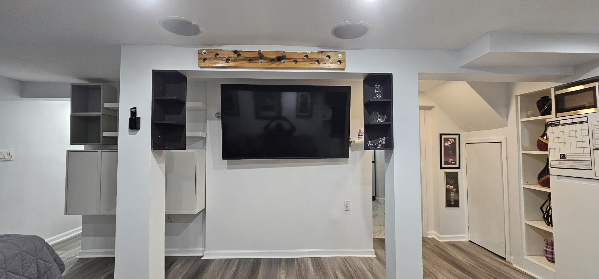 Comfortable basement studio - Photo 2