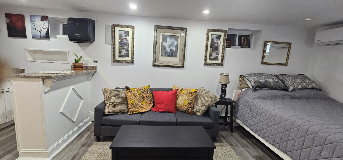 Comfortable basement studio - Photo 7
