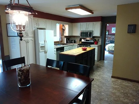 Furnished Saratoga Retreat | 5BR Cul-de-Sac Home | 9-10 Month Lease - Photo 7