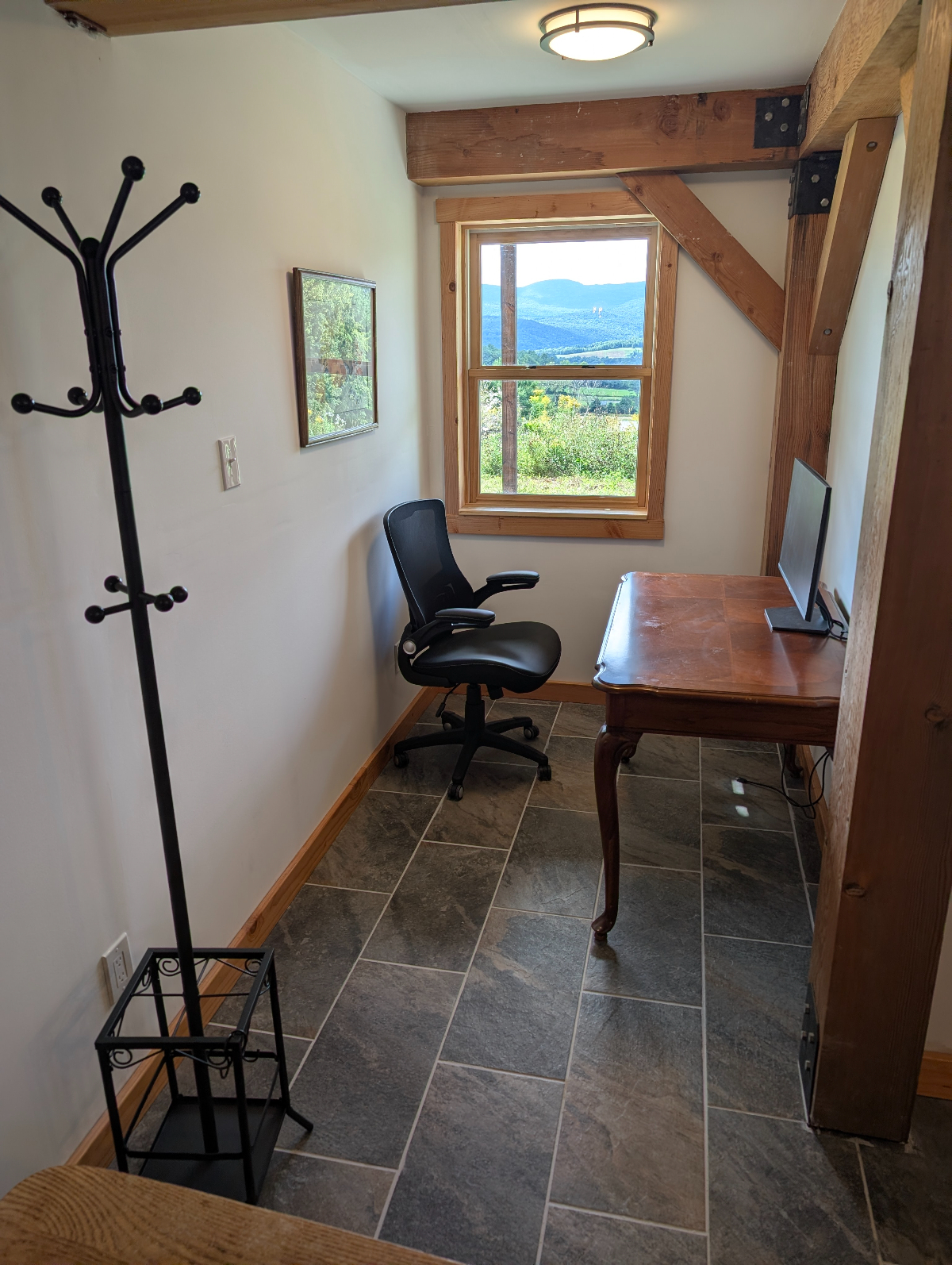 Charming 1BR Apt with Views, Workspace & W/D - Photo 5