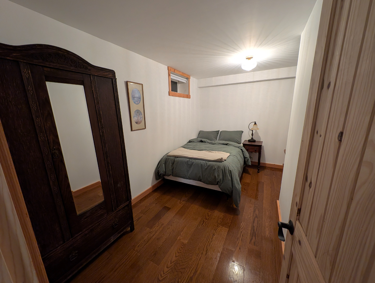 Charming 1BR Apt with Views, Workspace & W/D - Photo 7