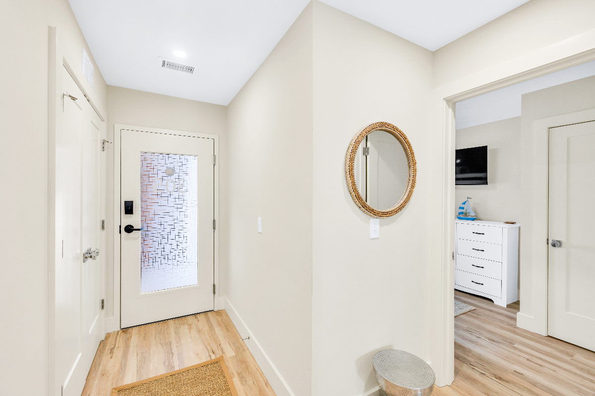 Oceanfront 2BR/2BA Furnished Condo - Carolina Beach | 3-6 Month Rentals - Photo 10