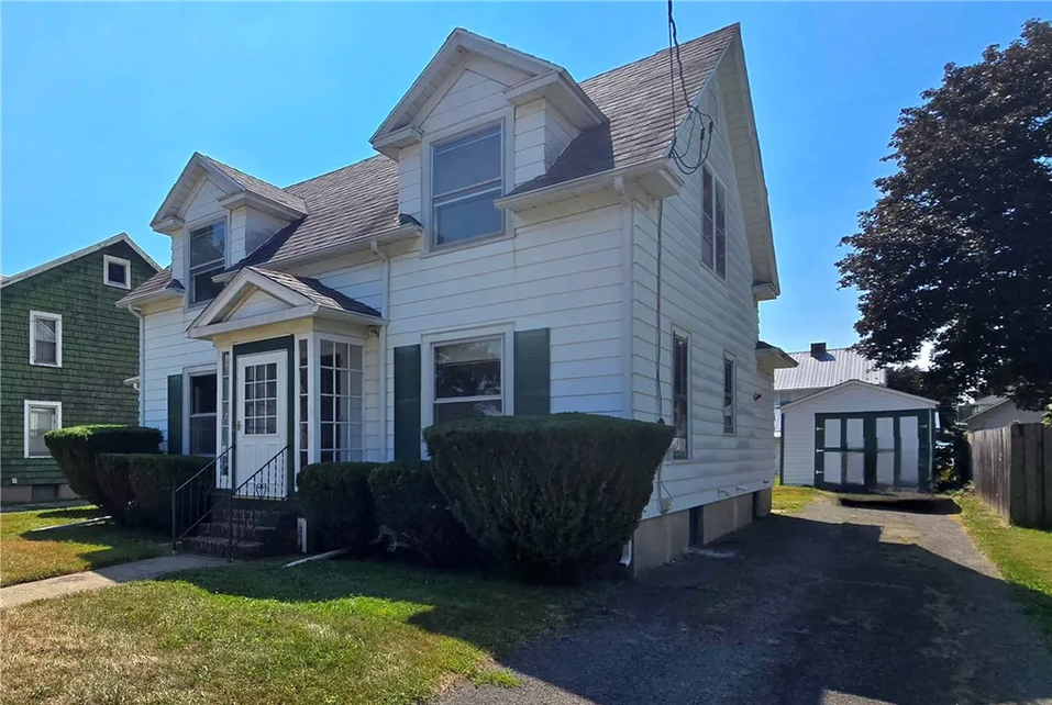 A night shift friendly location! Prime, minimum 30 plus nights, Midterm Rental house in Elmira Heigh - Photo 2