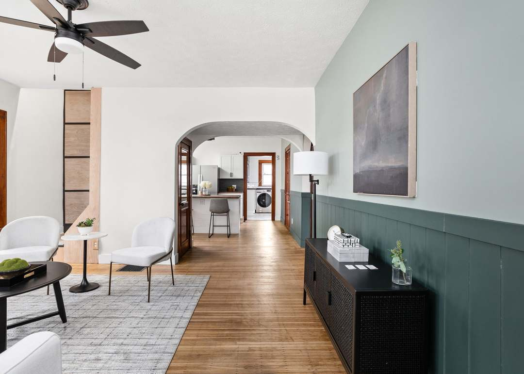 Newly Renovated House with Charm - Photo 3