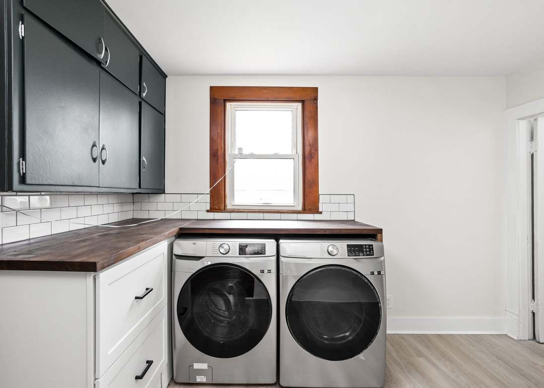 Newly Renovated House with Charm - Photo 7
