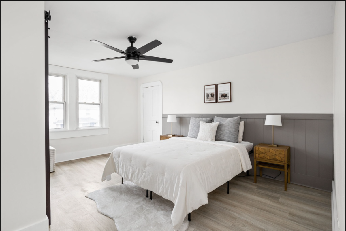 Newly Renovated House with Charm - Photo 4