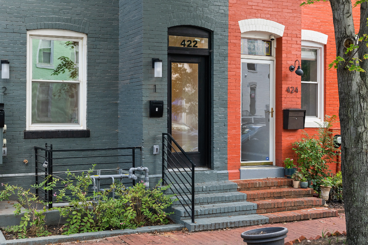 Newly Renovated Shaw Apartment - Photo 2