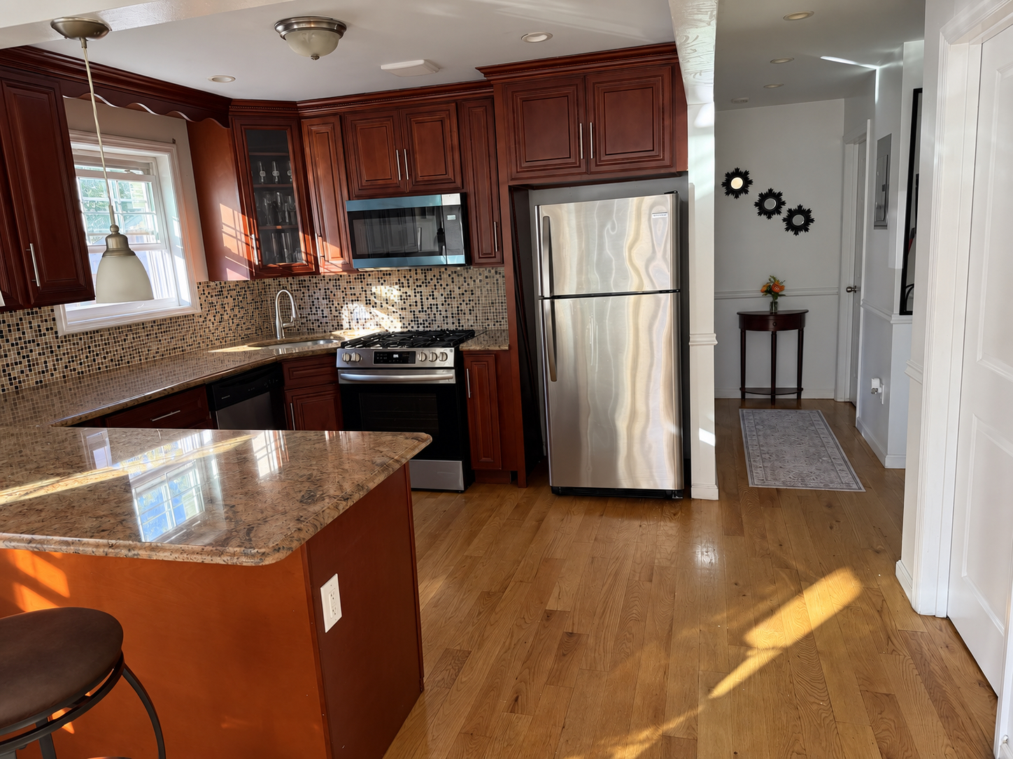 Furnished 3 bedrooms 1st floor house apartment - Photo 6