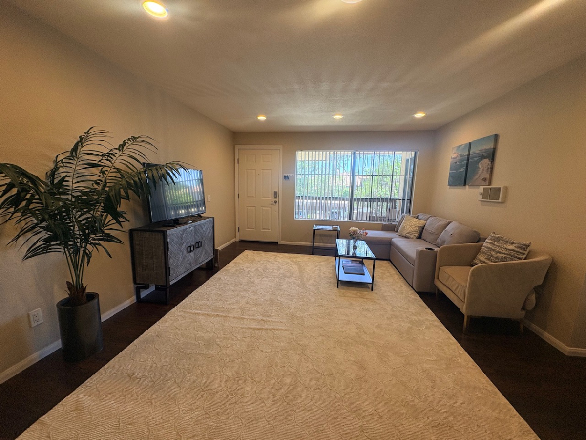 2BR/2BA Newly Upgraded Furnished Condo with Patio near Del Mar Beach - Photo 3