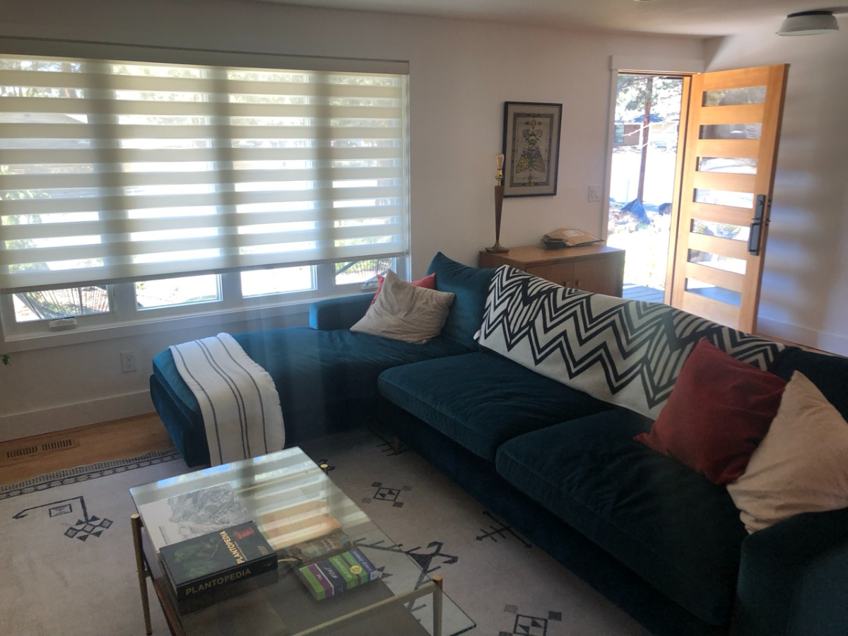 Stunning shared home with urban flower farm, sauna, gorgeous deck, and great location for travel nurses/locums - Photo 3