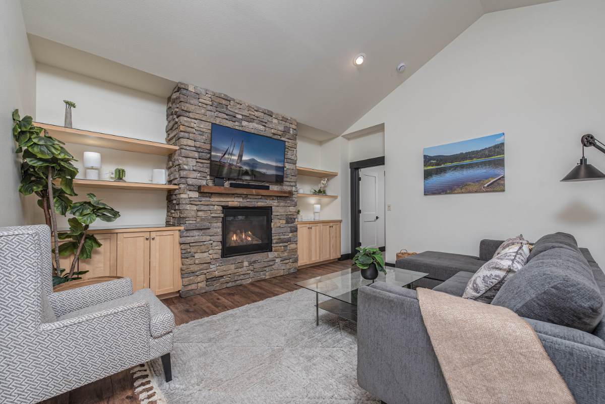 The Crossing House - Fully Furnished in the Heart of NWX - Bend's Best Neighborhood - Booking for Winter Available 12/1 - Photo 4