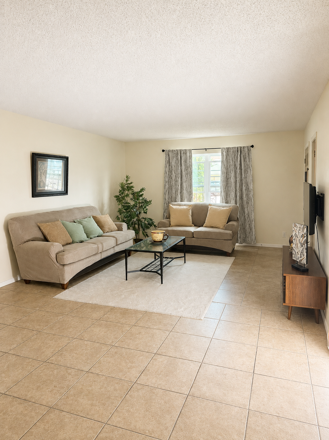 Spacious Furnished 2BR/2BA Apartment in McAllen - Photo 1