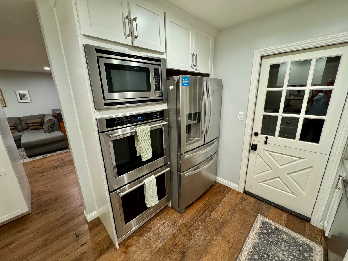 Completely renovated 3 bed/2 bath close to UCSD, walk from Sprouts/Starbucks/restaurants - Photo 3