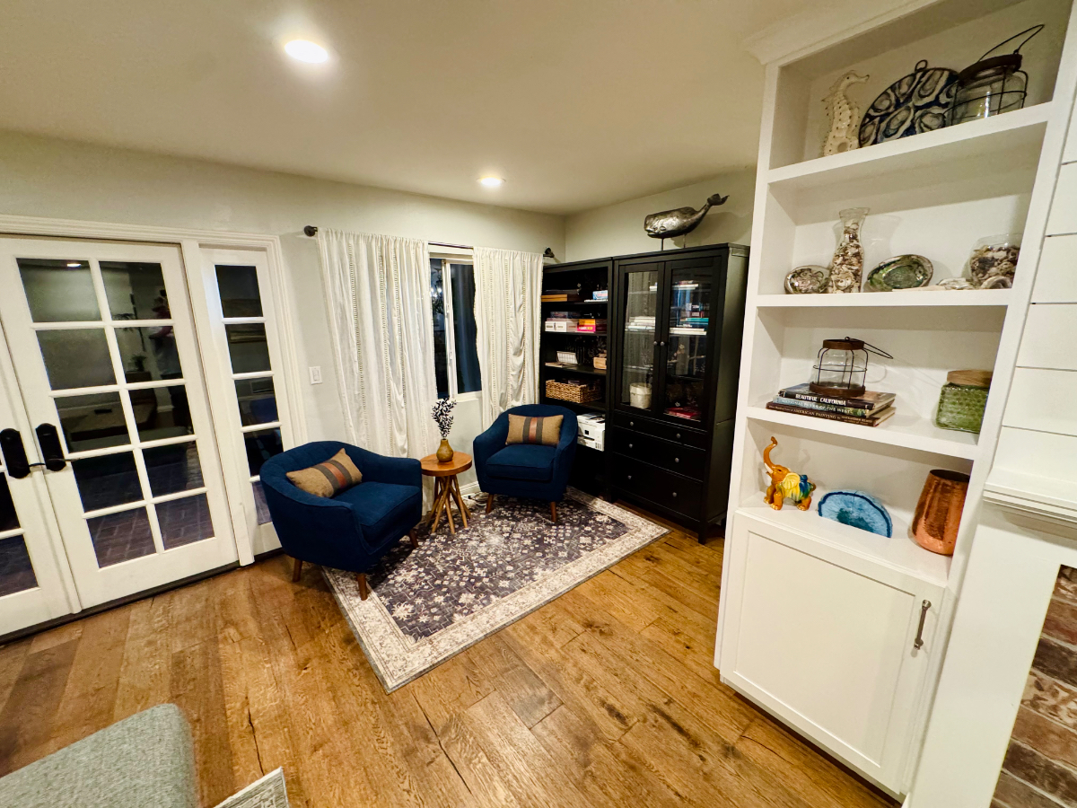 Completely renovated 3 bed/2 bath close to UCSD, walk from Sprouts/Starbucks/restaurants - Photo 2