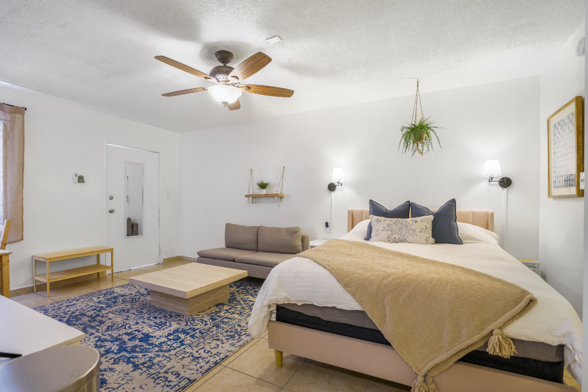 Spacious Studio Near Culver City & Venice - Photo 3