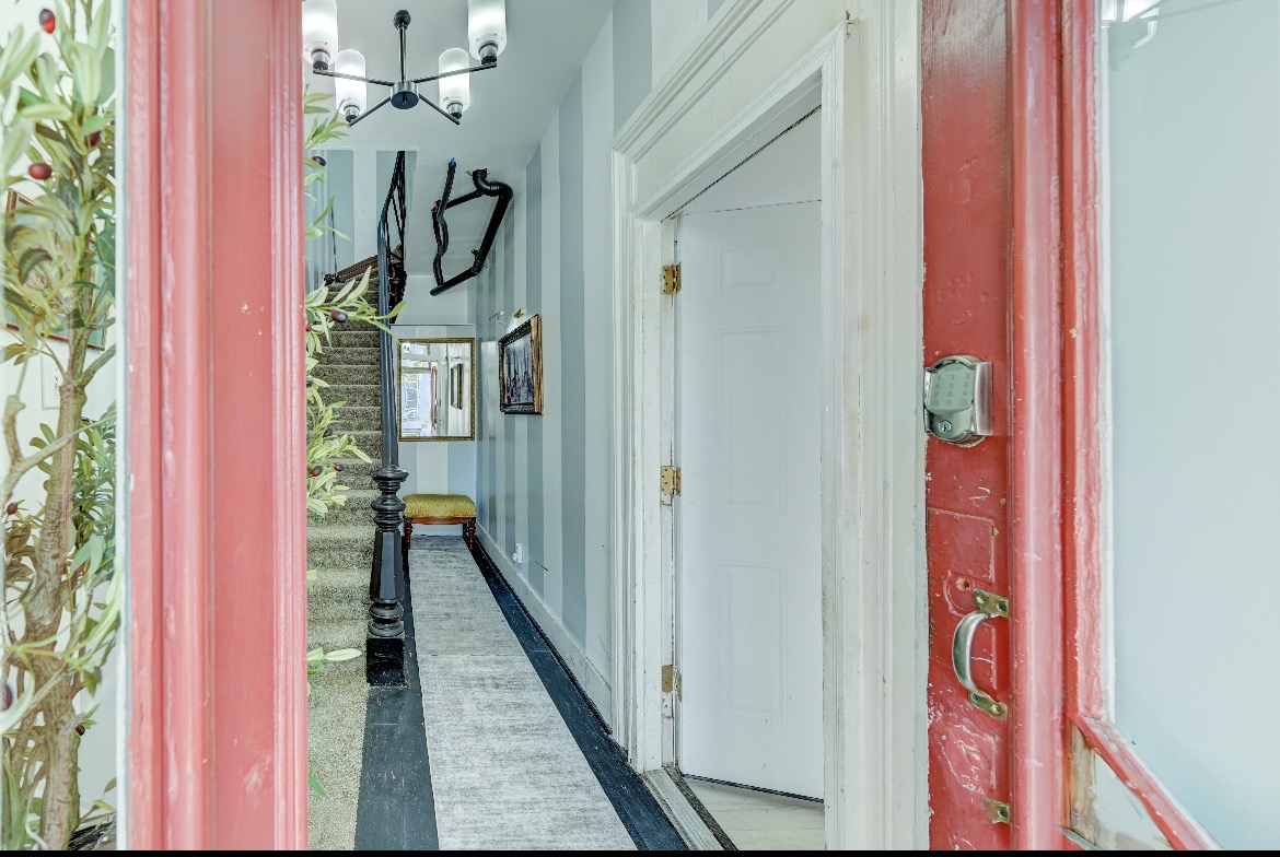 Stylish Downtown Albany Retreat | Furnished 1BR + 1.5 Baths + W/D - Photo 9