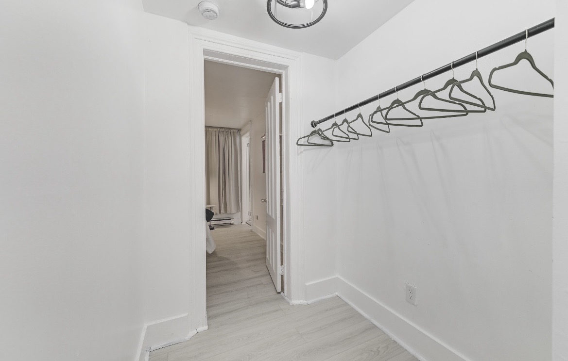 Stylish Downtown Albany Retreat | Furnished 1BR + 1.5 Baths + W/D - Photo 4