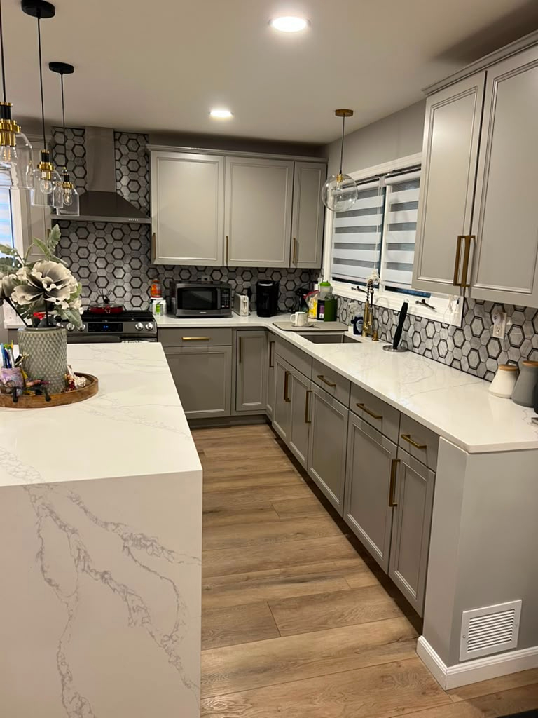 Fully renovated peaceful room with private bathroom - Photo 4