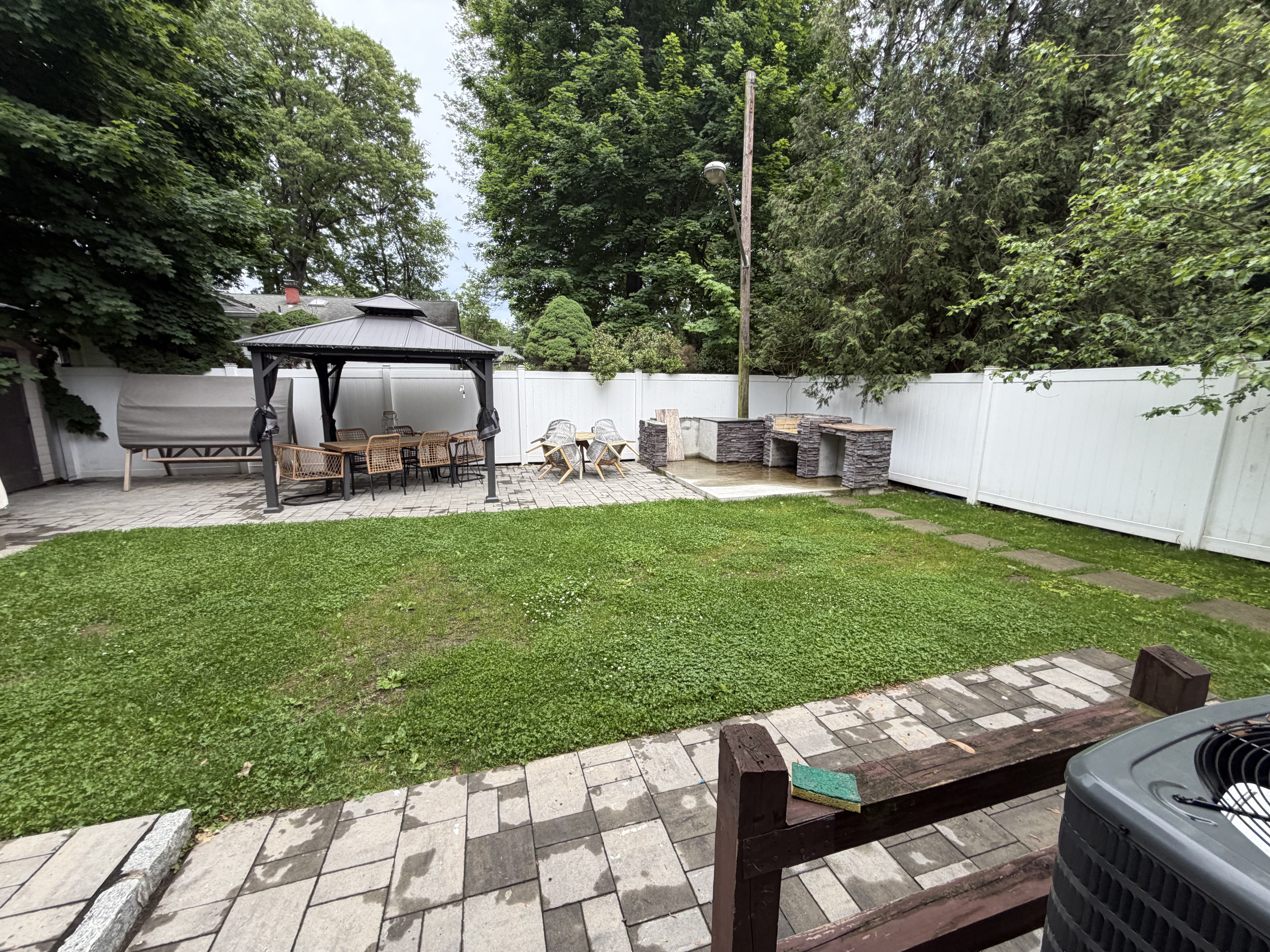 Fully renovated peaceful room with private bathroom - Photo 10