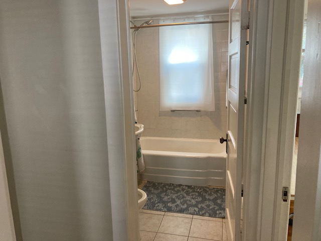 Convenient Two Bedroom apartment - Photo 1