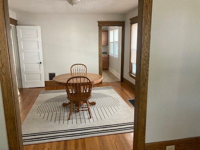 Convenient Two Bedroom apartment - Photo 6