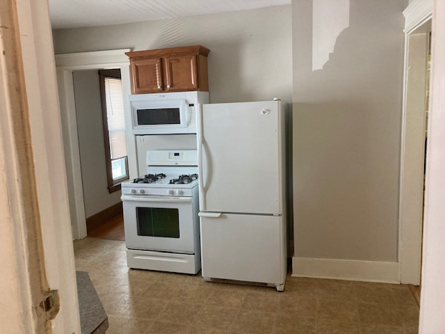 Convenient Two Bedroom apartment - Photo 10