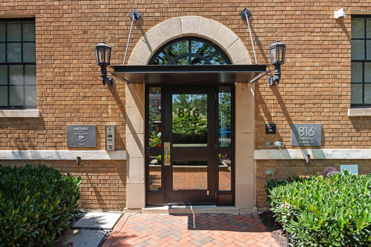 Live Like a Local in DC | Fully Furnished 2BR/2BA Near Capitol Hill & Navy Yard - Photo 6