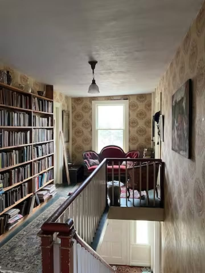 ROOMSHARE in 5BD, 2.5BA Fully Furnished Farmhouse, Avail Sept 12, hot tub, outdoor shower, serenity - Photo 7