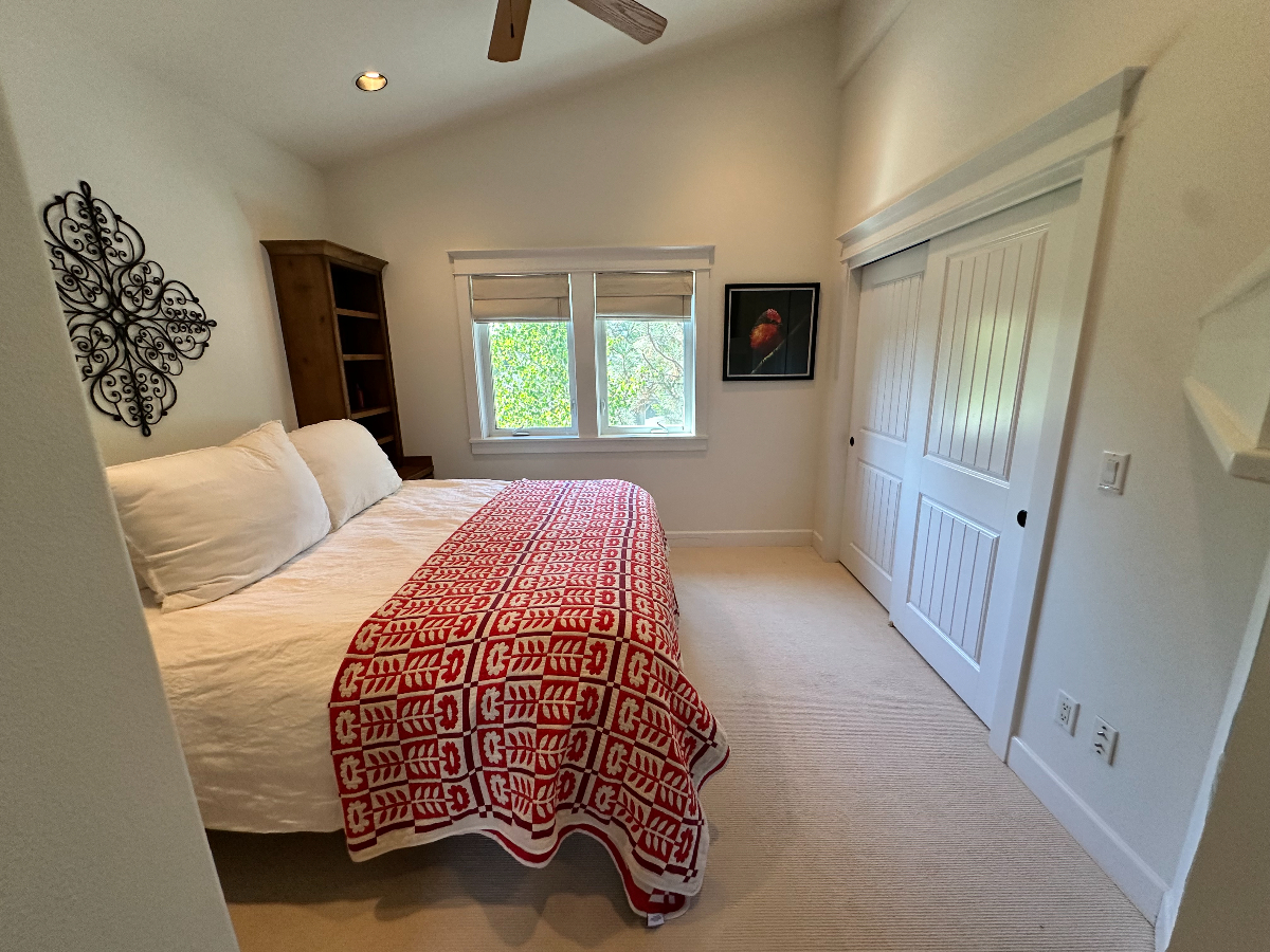 Bright 1BR ADU in Walkable NorthWest Crossing + Full 1 car garage w/ ample storage - Photo 5