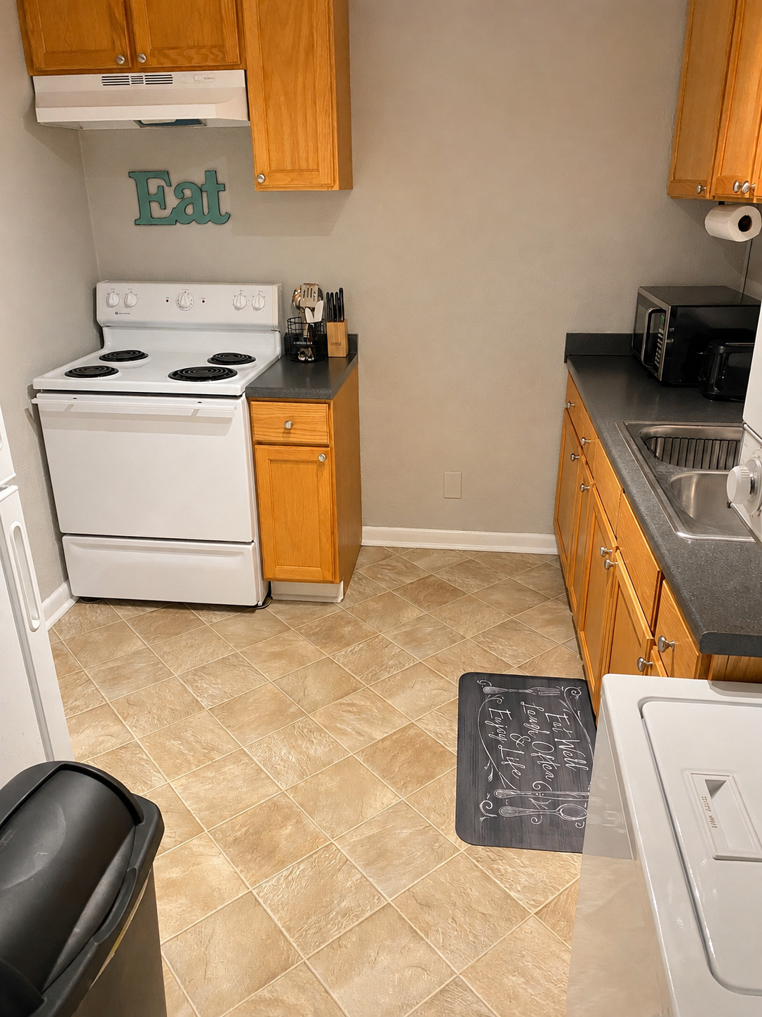 Cozy Pet-Friendly Apartment Near Hospitals - Utilities & Laundry Included - Photo 5