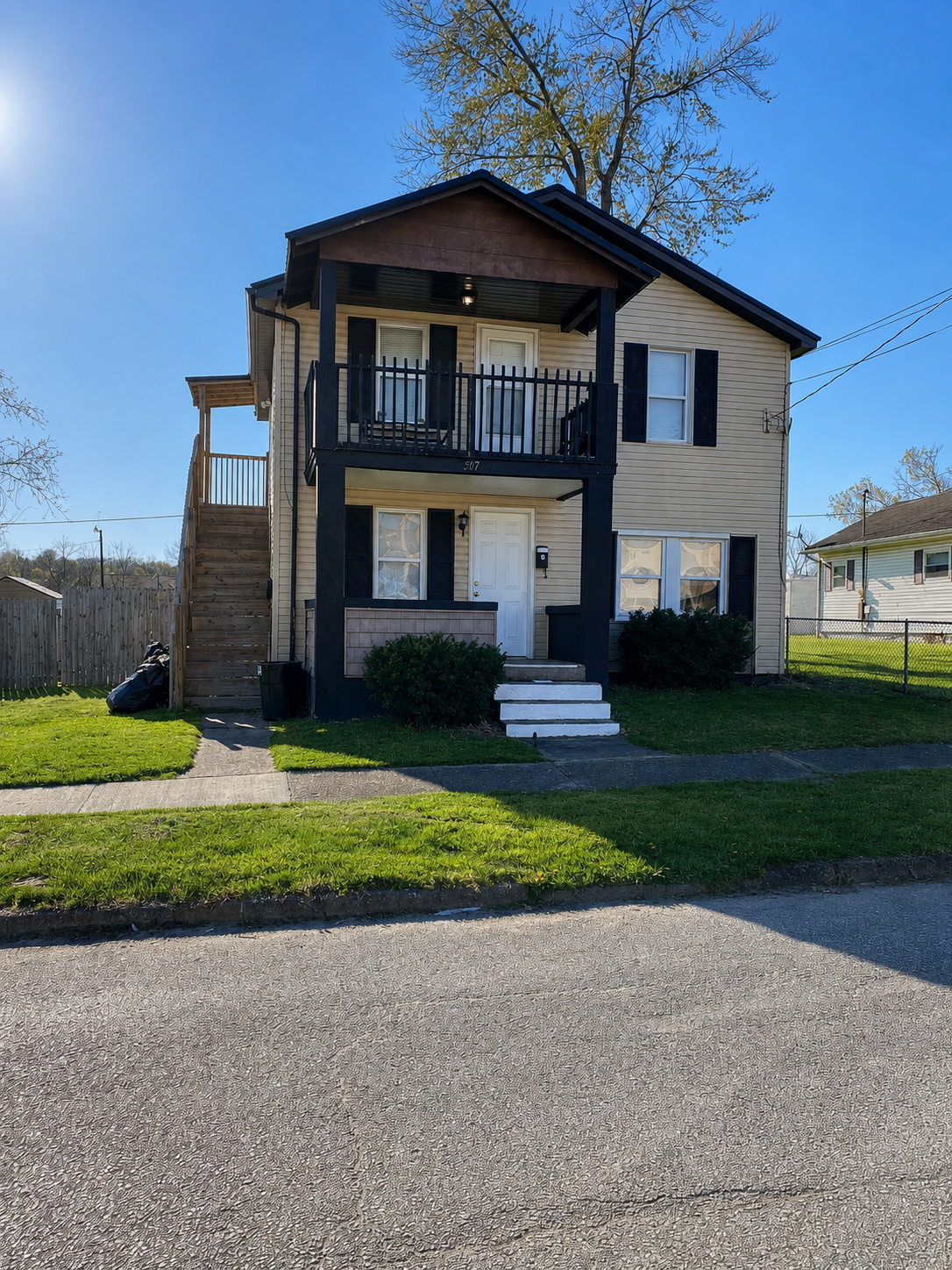 Cozy Pet-Friendly Apartment Near Hospitals - Utilities & Laundry Included - Photo 11