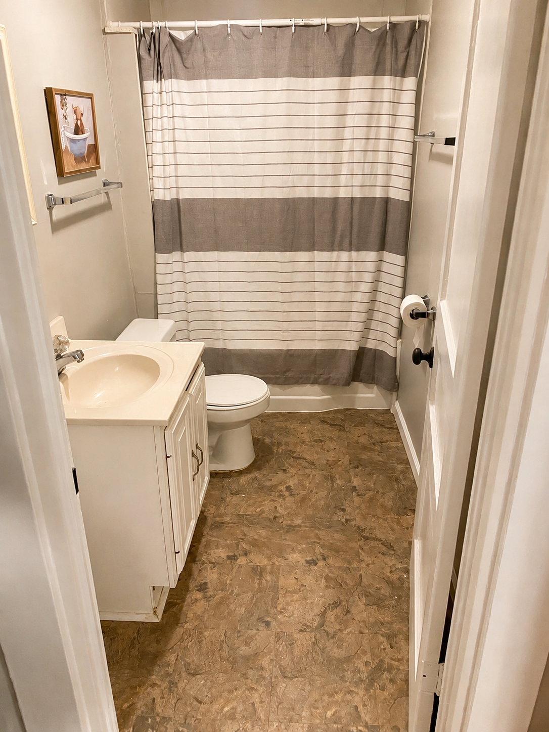 Cozy Pet-Friendly Apartment Near Hospitals - Utilities & Laundry Included - Photo 10