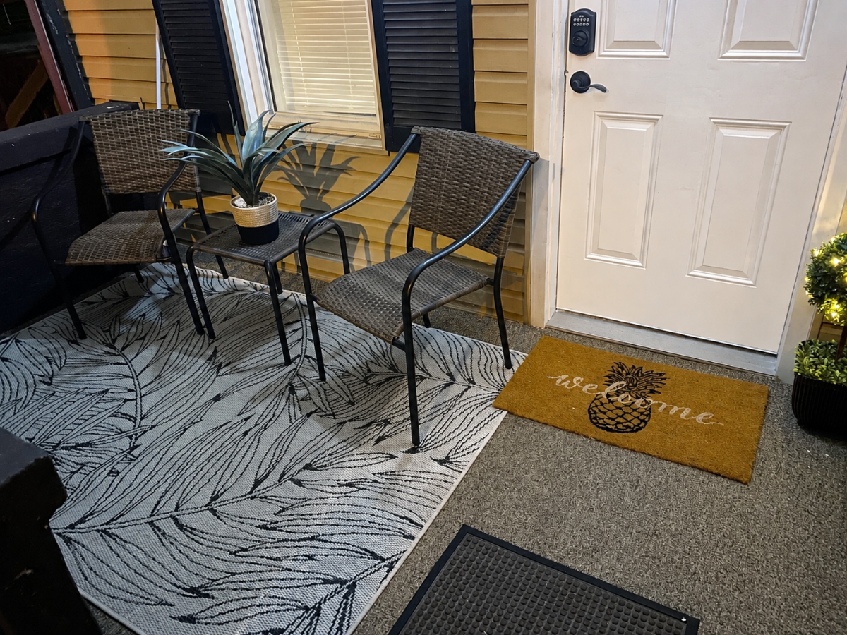 Cozy Pet-Friendly Apartment Near Hospitals - Utilities & Laundry Included - Photo 12