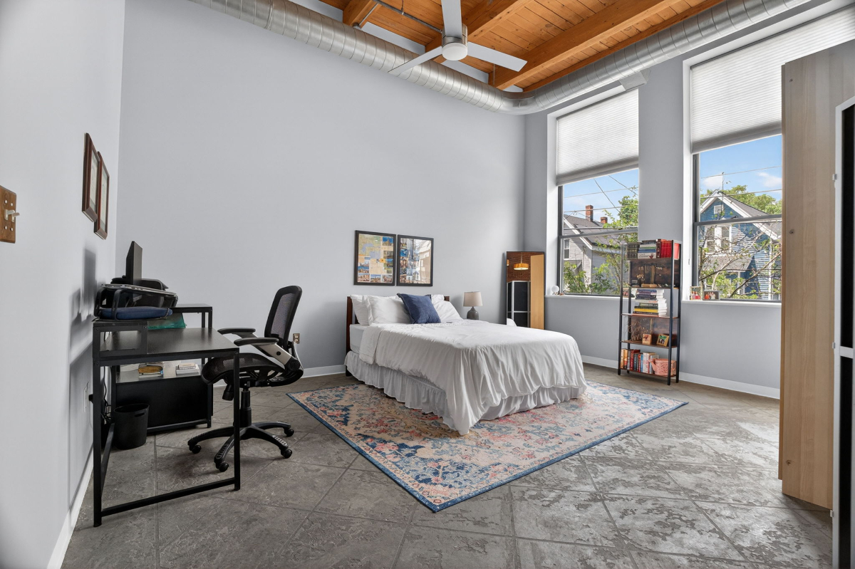 Pet-Friendly Furnished Loft Studio with Off-Street Parking & Utilities Included. - Photo 2