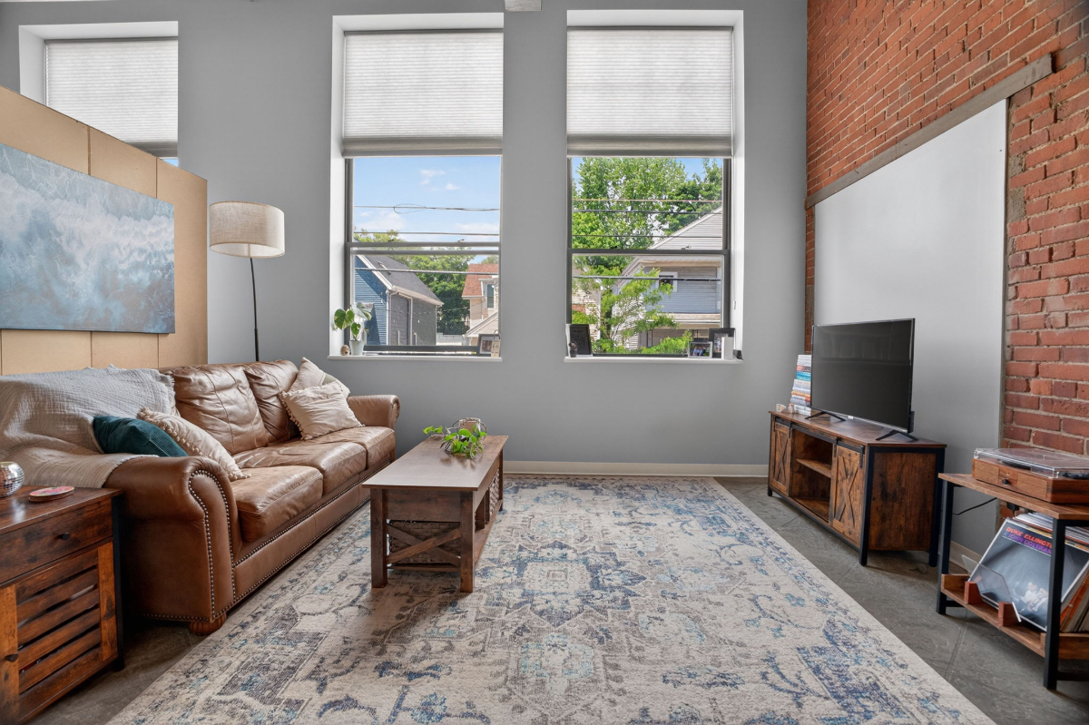 Pet-Friendly Furnished Loft Studio with Off-Street Parking & Utilities Included. - Photo 4