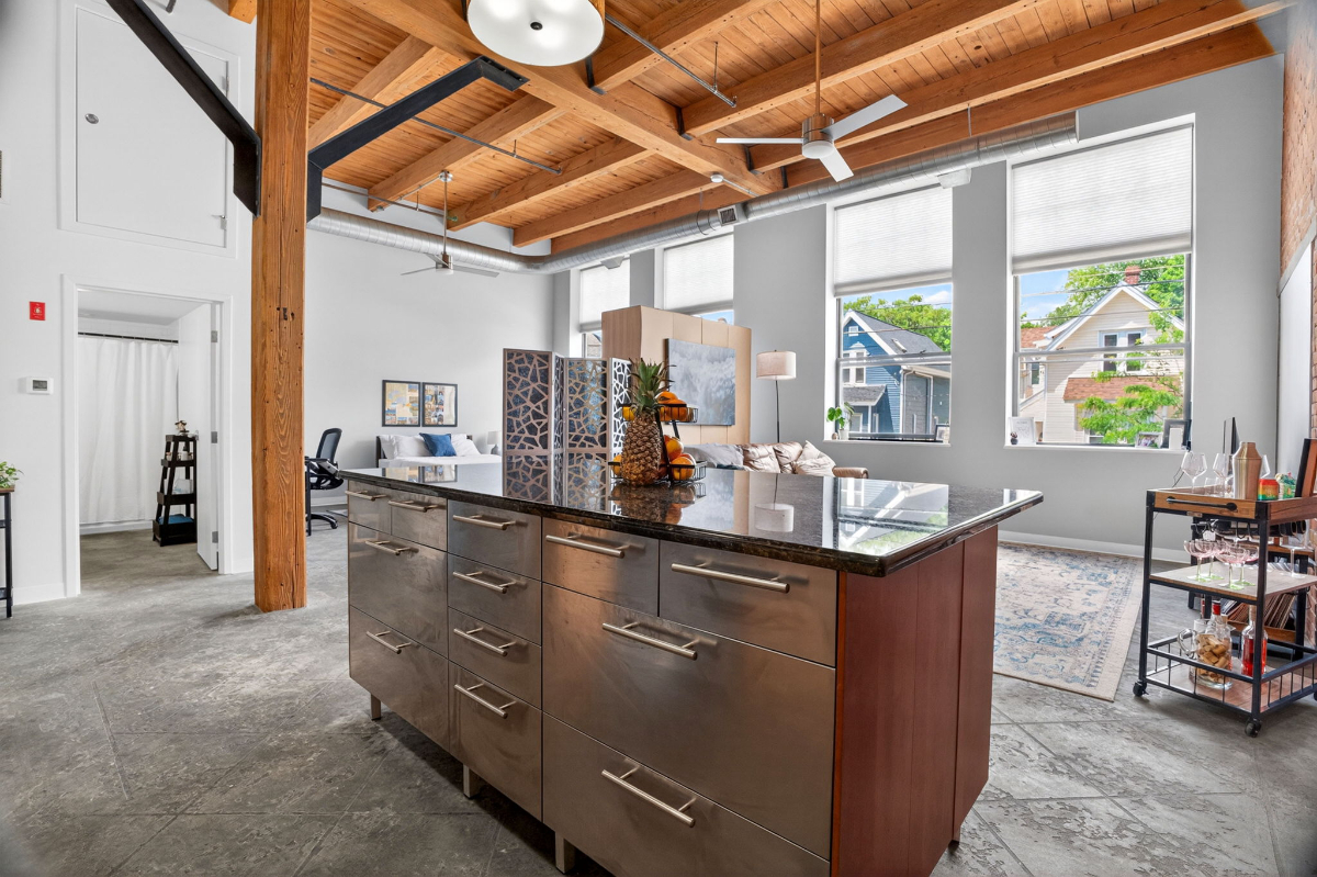 Pet-Friendly Furnished Loft Studio with Off-Street Parking & Utilities Included. - Photo 6