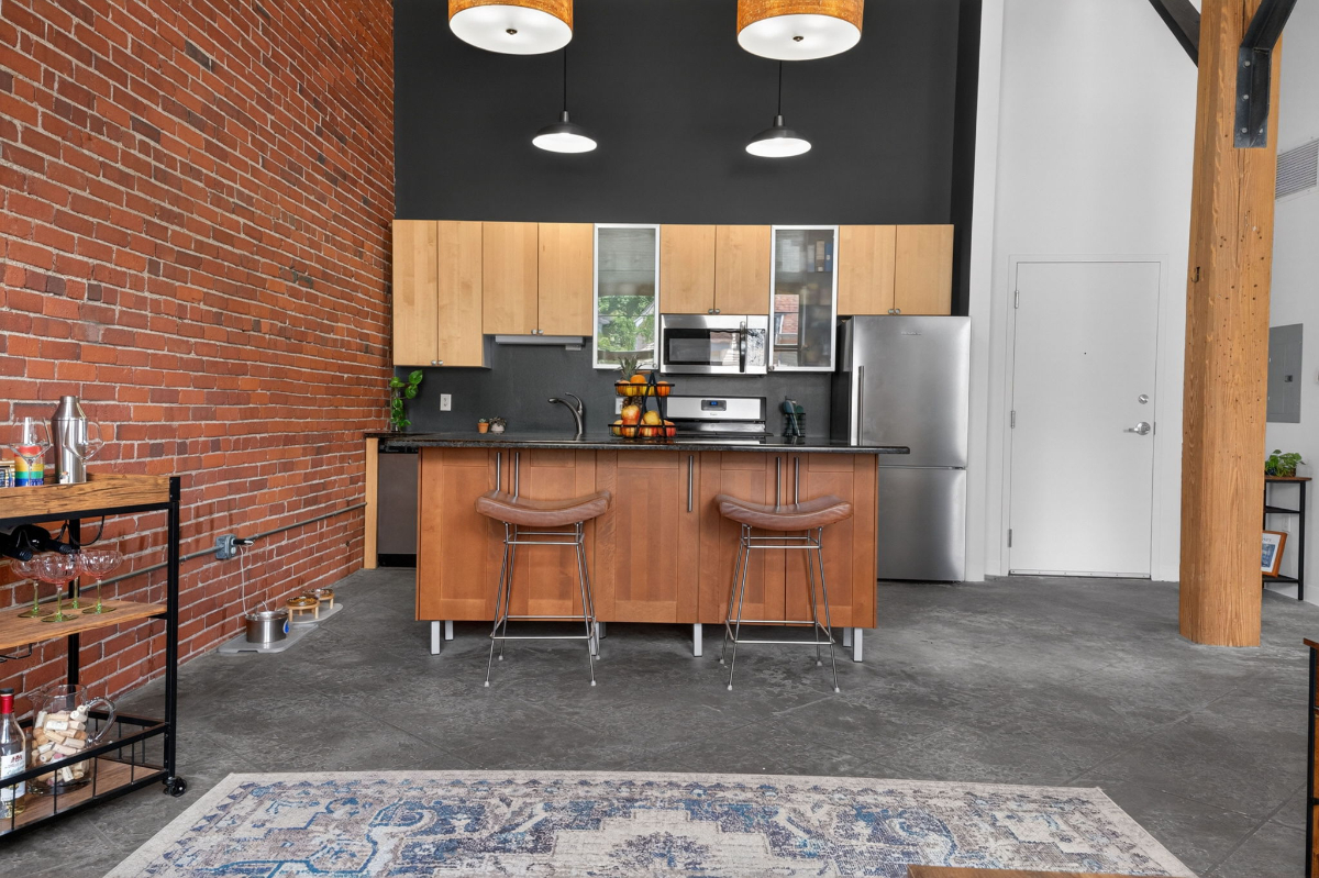 Pet-Friendly Furnished Loft Studio with Off-Street Parking & Utilities Included. - Photo 7