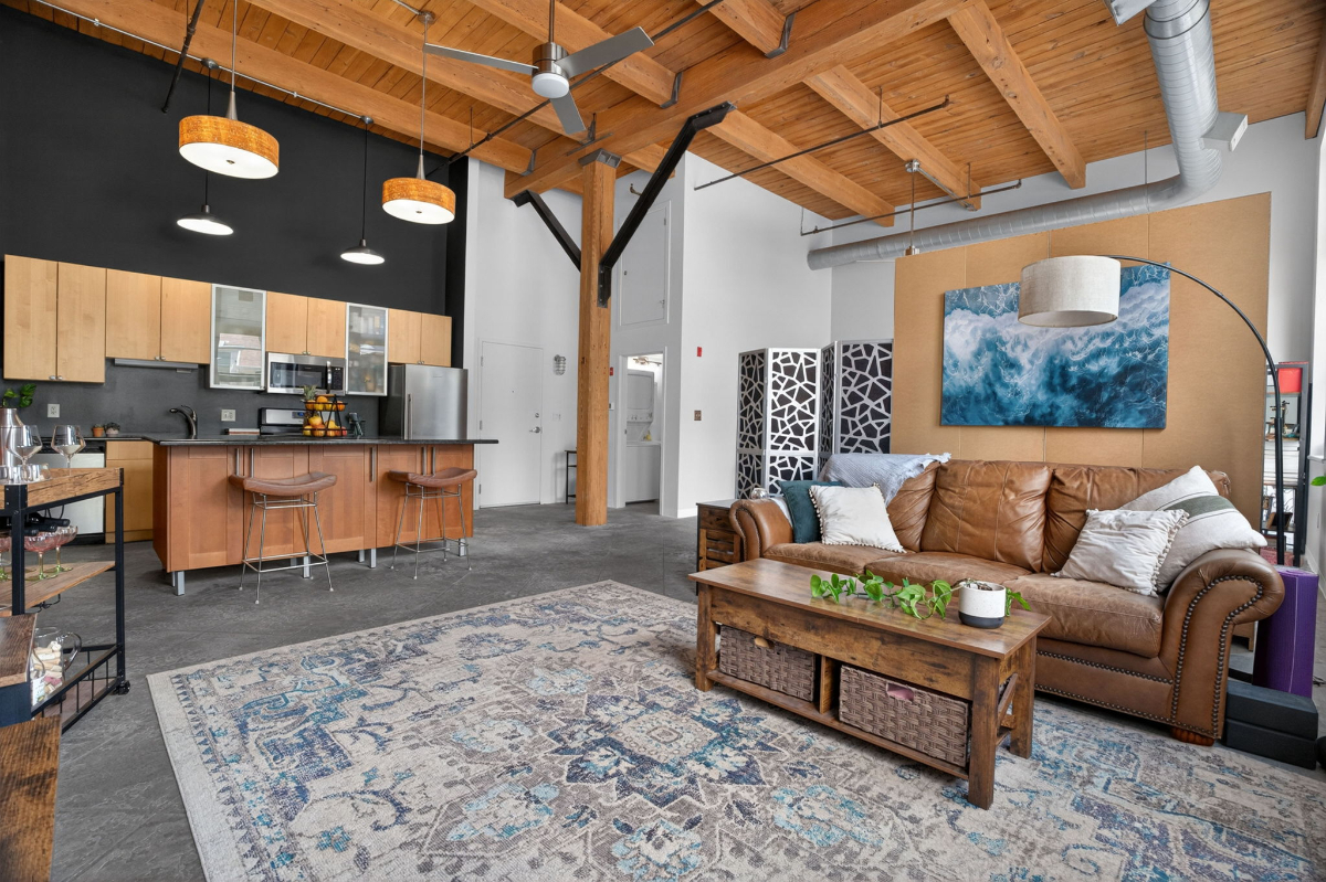 Pet-Friendly Furnished Loft Studio with Off-Street Parking & Utilities Included.