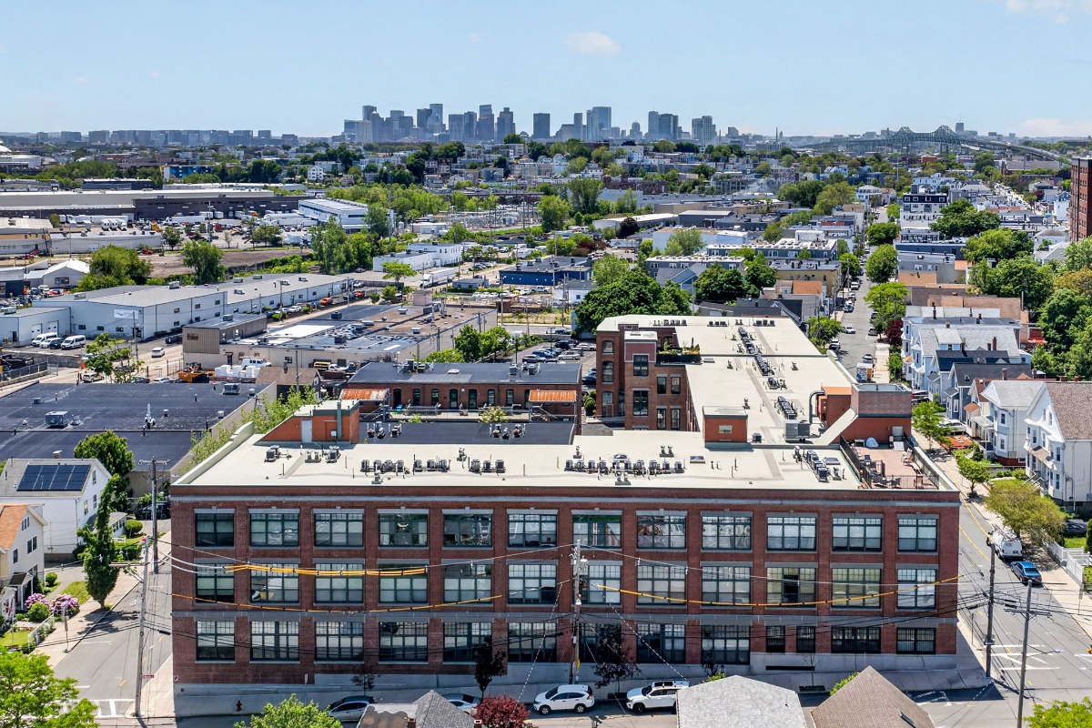 Pet-Friendly Furnished Loft Studio with Off-Street Parking & Utilities Included. - Photo 9