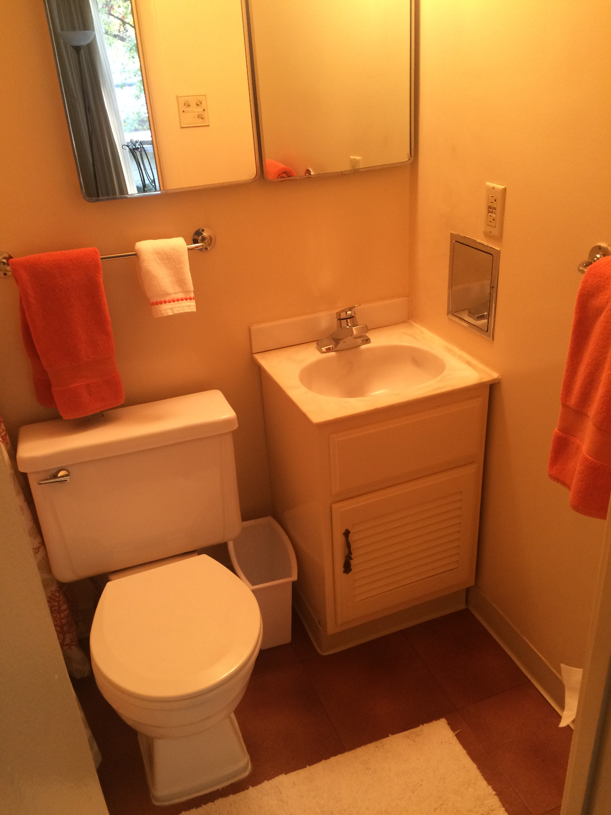 Urban Oasis -- Quiet Du Pont Circle carriage house studio near everything - Photo 4