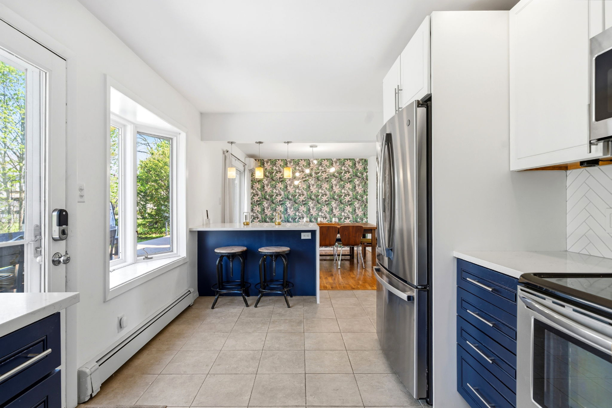 South Jamesport 3BR, Walk to Bay Beach, Decks - Photo 12
