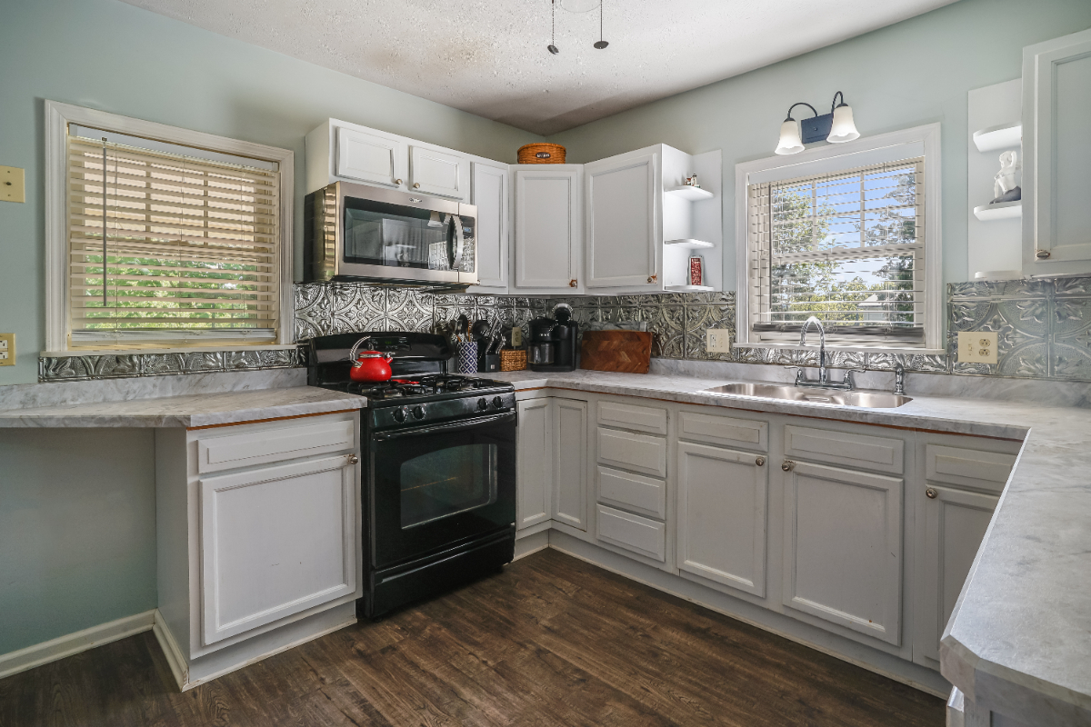 Furnished Canandaigua Bungalow Retreat | Lake Access + Utilities Included - Photo 9