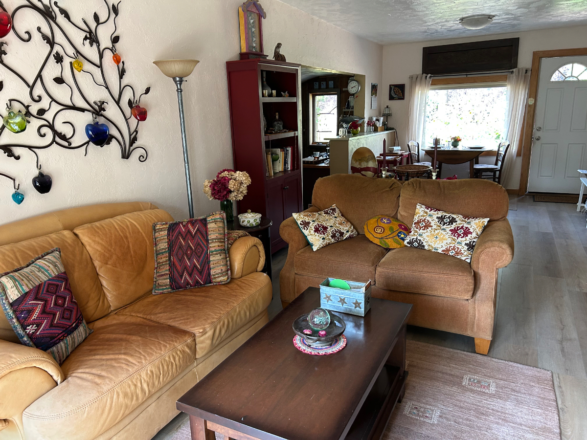 Charming Cottage - Photo 5