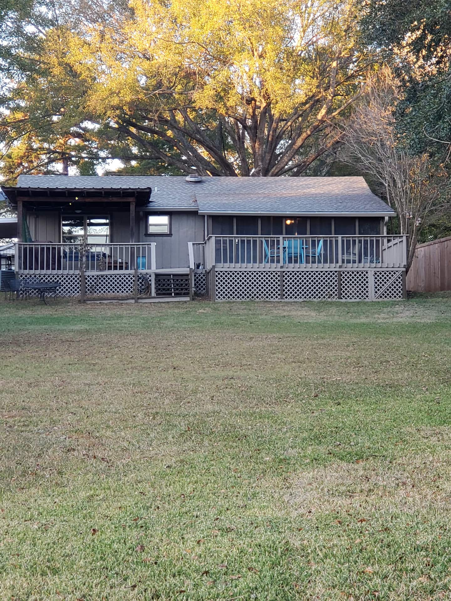 Tranquil 2b/2b lakefront home family friendly neighborhood - Photo 8