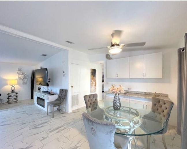 Private Room & Bath in a 55+ Community Near Barefoot Beach - Photo 4