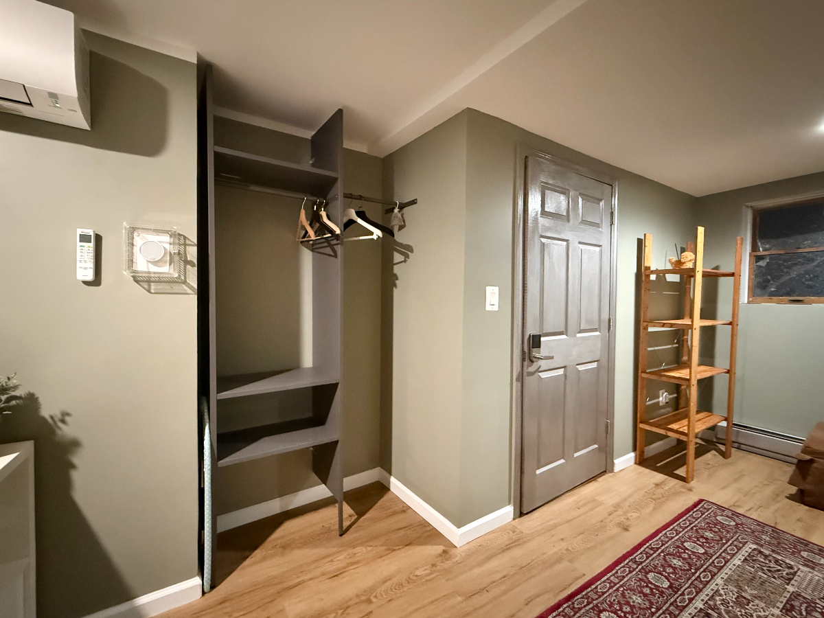 Modern Furnished 1-Bedroom Apartment. Ideal for Travelers Students & Short-Term Stays - Photo 3