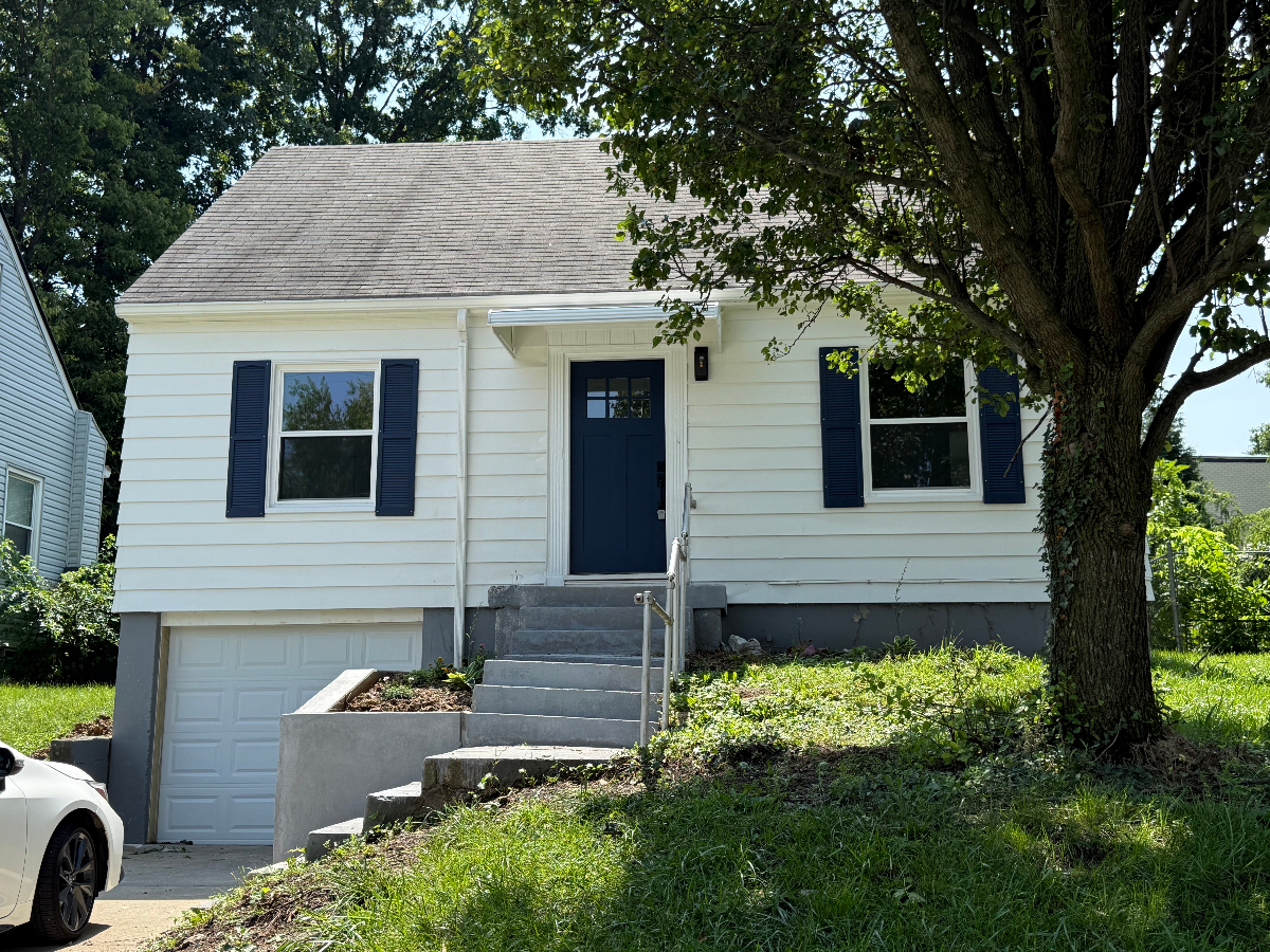 Newly Renovated, Charming and Peaceful 3-Bedroom Furnished Home Near Major Cincinnati Medical Centers | Hyde Park
