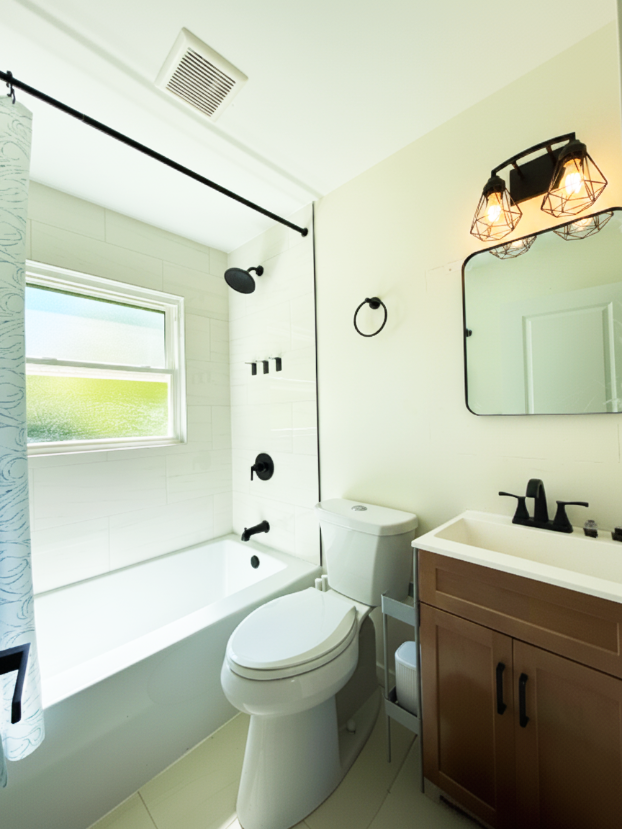 Newly Renovated, Charming and Peaceful 3-Bedroom Furnished Home Near Major Cincinnati Medical Center - Photo 4
