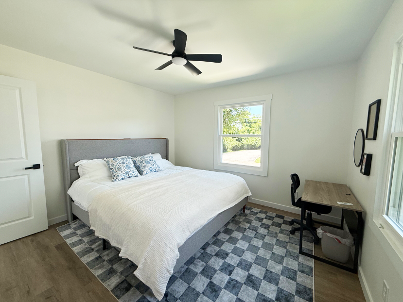 Newly Renovated, Charming and Peaceful 3-Bedroom Furnished Home Near Major Cincinnati Medical Center - Photo 5